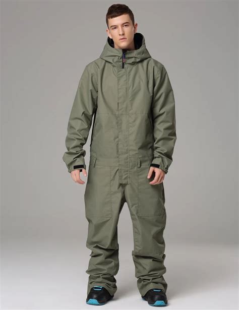 Navy Spell Snowsuits: A Necessity for Arctic Expeditions